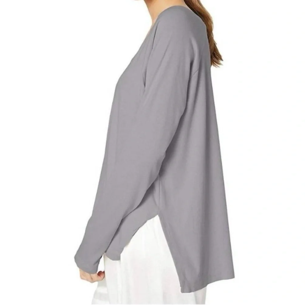 PJ Harlow Frankie Rib Long Sleeve V-Neck with Side Slits Size Medium Like New - Picture 9 of 11